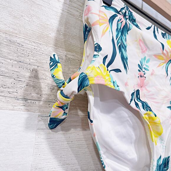 New Look Swim Tropical Floral Bow Cut Out High Waist Bikini Bottom Womens 2 UK 6 - Picture 2 of 5